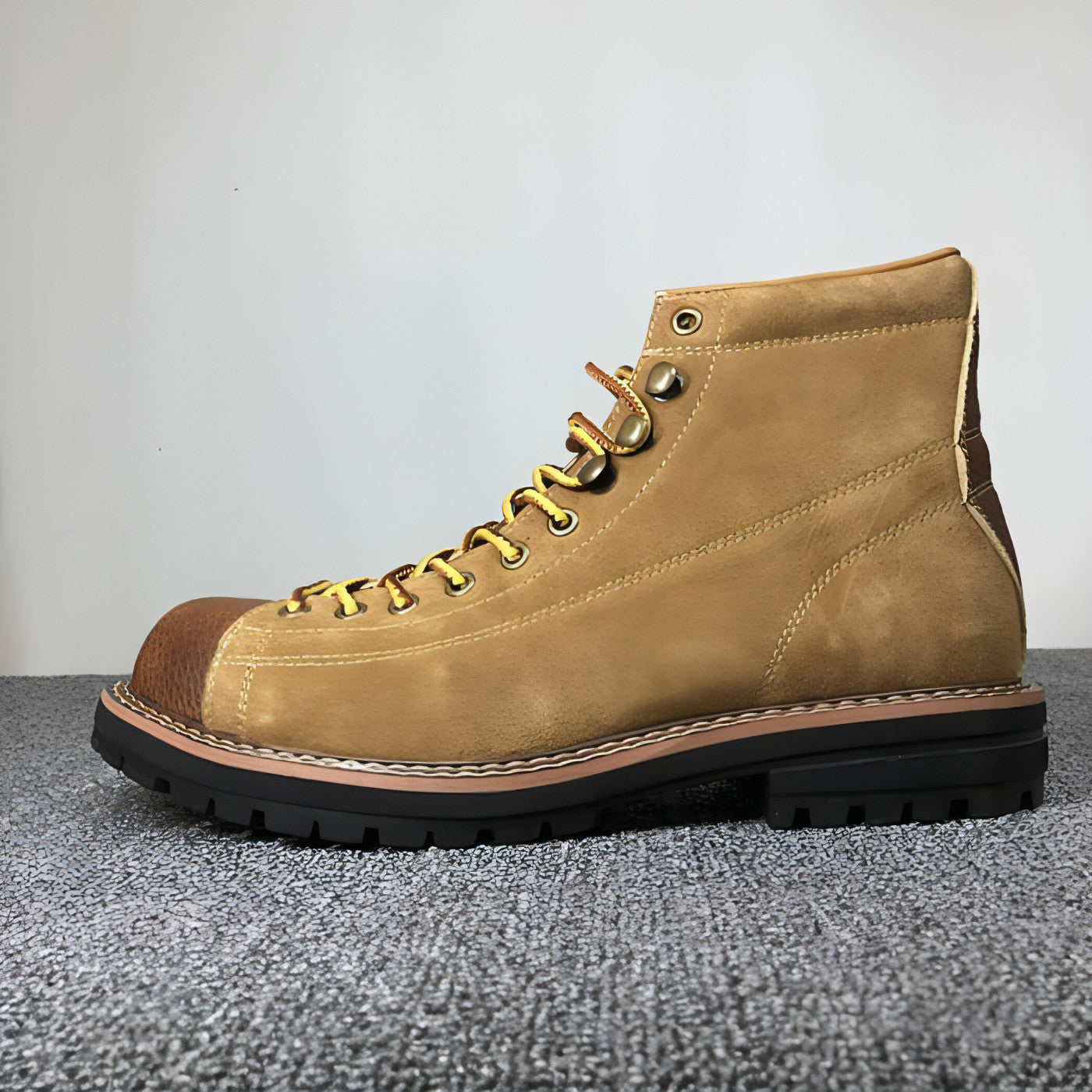 Autumn And Winter Men's Round Toe Fashion Casual Leather Shoes Martin Boots